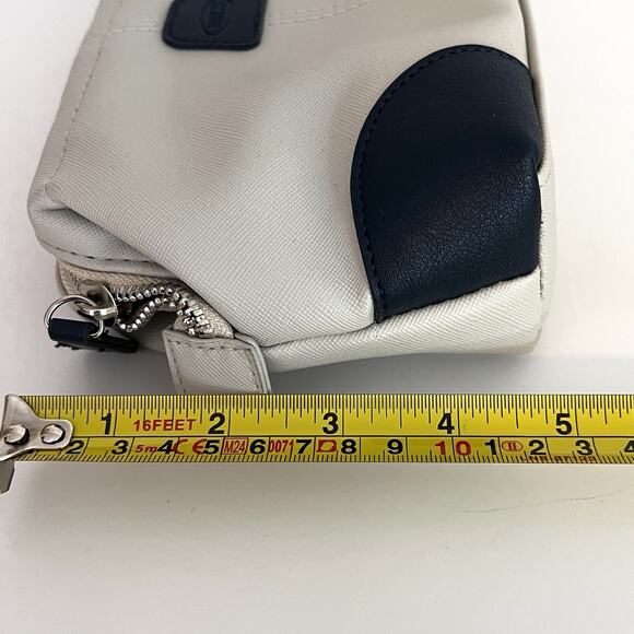 BRIC’S Qatar Airways Amenity Toiletry Zip Pouch Cream Blue Travel Dopp Case - Picture 9 of 10